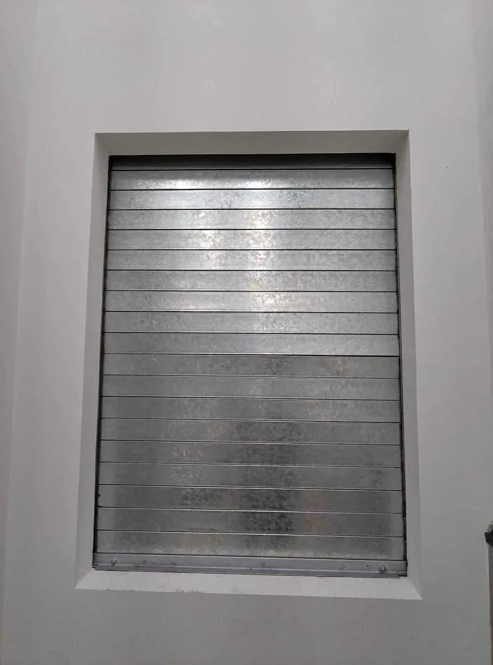 instalación de cortinas metálicas en Tijuana